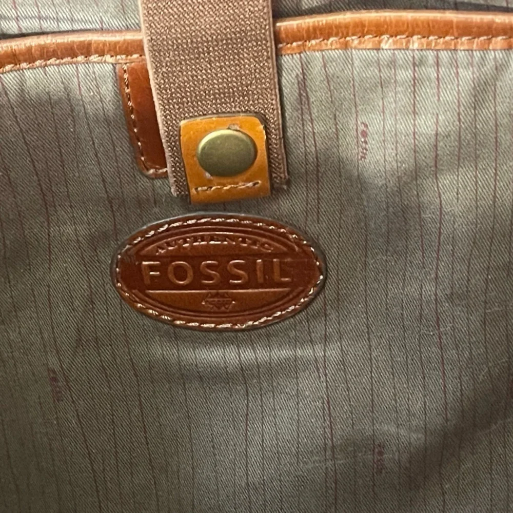 Fossil Brand Brown Leather Messenger Briefcase Travel Transit Bag Over Shoulder